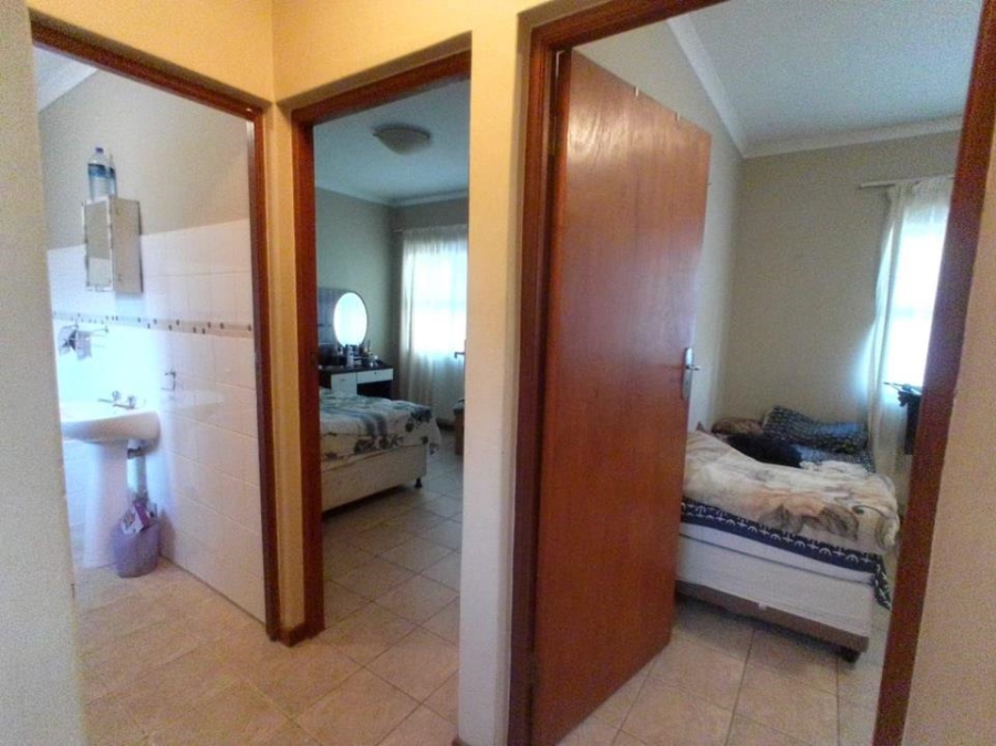 2 Bedroom Property for Sale in Sandbaai Western Cape